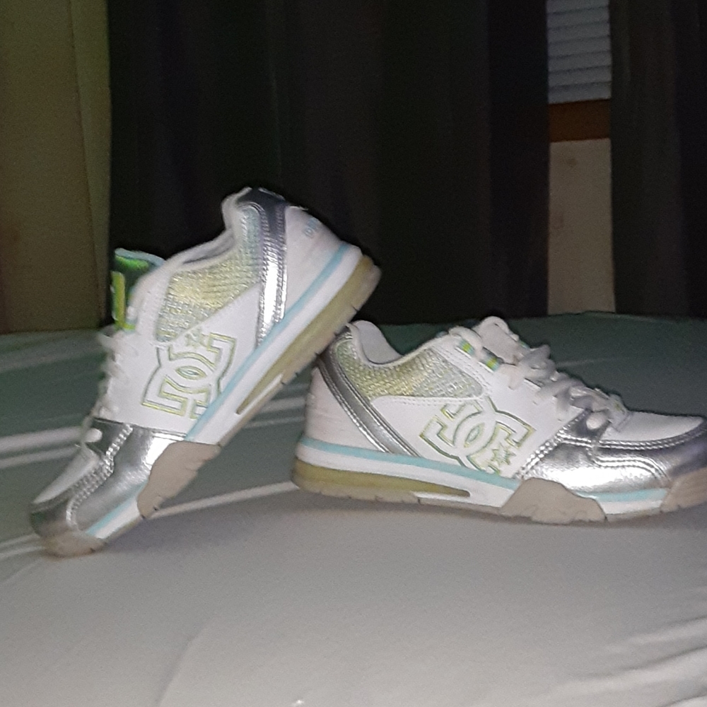 Womens skate shoes